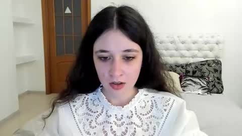 Kate online show from September 28, 2025, 10:42 am