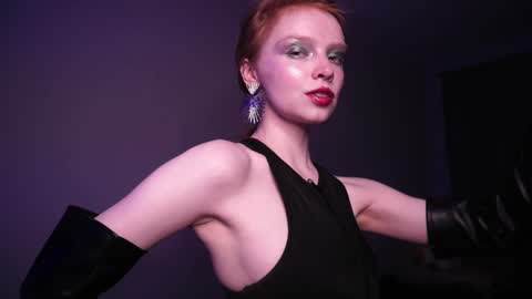 Snapshot of ginger_hugs chatting on December 10, 2024, 10:05 pm im expecting 350 thumbs up on my altar online show from December 10, 2024, 10:05 pm
