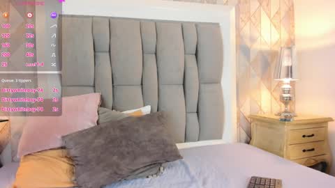 Snapshot of ginger_violetta chatting on December 18, 2024, 7:41 pm Ginger online show from December 18, 2024, 7:41 pm