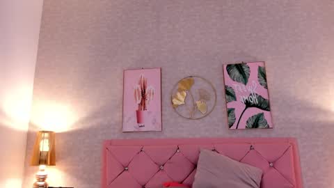 Snapshot of ginger_violetta chatting on January 18, 2025, 10:39 pm Ginger online show from January 18, 2025, 10:39 pm