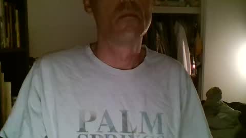 Snapshot of ginvolved chatting on November 3, 2025, 2:18 pm Ginvolved online show from November 3, 2025, 2:18 pm