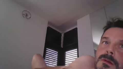 Snapshot of gio_021 chatting on October 5, 2025, 3:10 pm gio_021 online show from October 5, 2025, 3:10 pm