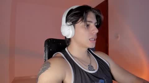 GioRusso online show from December 15, 2025, 2:38 am