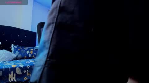 GIOMAR REYES online show from September 14, 2025, 7:57 pm