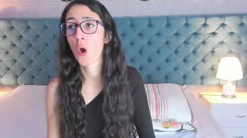 Snapshot of girafmusic chatting on January 7, 2026, 1:46 pm GirafMusic online show from January 7, 2026, 1:46 pm