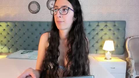 Snapshot of girafmusic chatting on February 12, 2026, 3:29 pm GirafMusic online show from February 12, 2026, 3:29 pm