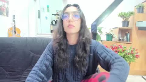 girasol1921 online show from December 2, 2024, 6:54 pm