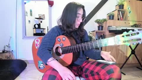 girasol1921 online show from December 4, 2024, 1:36 am