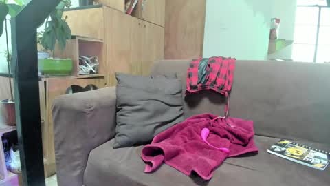 girasol1921 online show from January 14, 2025, 8:37 pm