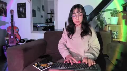 girasol1921 online show from January 16, 2025, 2:41 am