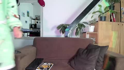 girasol1921 online show from January 23, 2025, 10:11 am