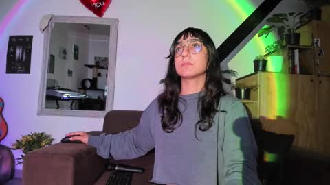 girasol1921 online show from February 16, 2025, 3:15 am