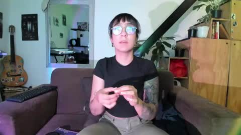 girasol1921 online show from February 18, 2025, 1:43 am