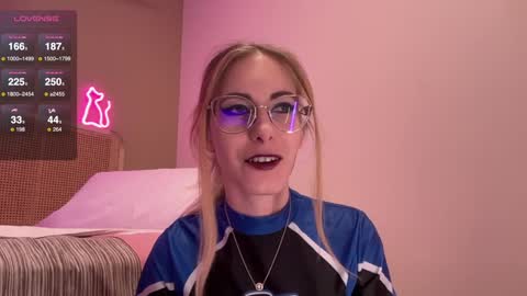 Nikki online show from January 13, 2025, 7:42 pm