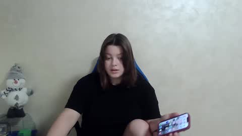 girl_leya online show from December 23, 2024, 2:35 am