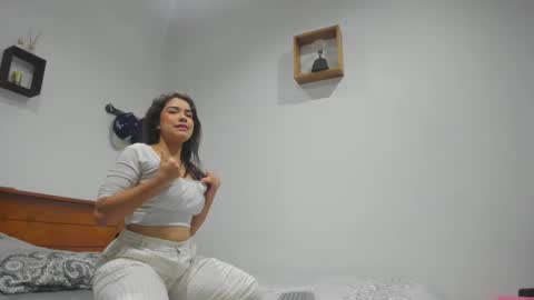 Snapshot of girl_sweet09 chatting on October 7, 2025, 10:29 pm girl_sweet09 online show from October 7, 2025, 10:29 pm
