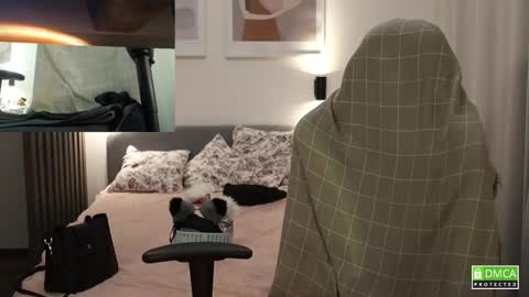 Snapshot of girl_u_never_met chatting on February 15, 2025, 6:33 pm Kristin online show from February 15, 2025, 6:33 pm