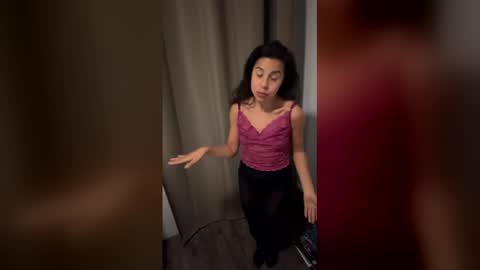 Snapshot of girldulce045 chatting on February 17, 2026, 10:38 pm girldulce045 online show from February 17, 2026, 10:38 pm