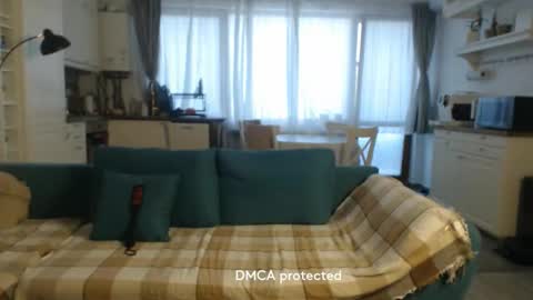 Girlfriend online show from September 15, 2025, 2:28 pm