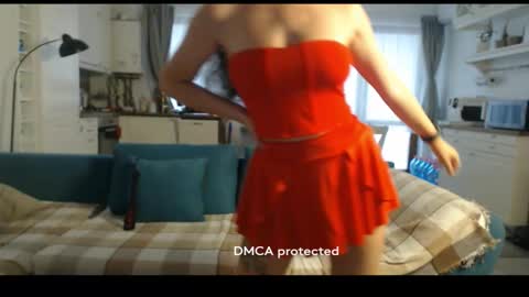 Girlfriend online show from September 17, 2025, 2:08 pm