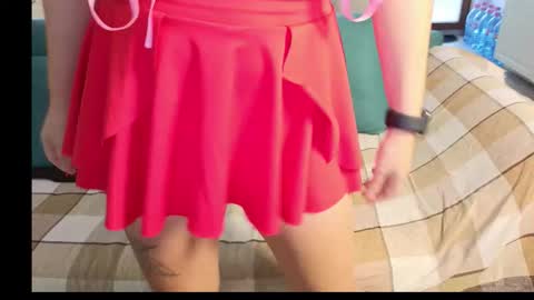 Girlfriend online show from October 16, 2025, 1:12 pm