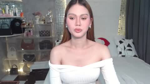 GirlfriendMaxene online show from December 28, 2024, 5:44 am