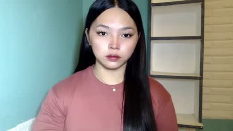 Rhaine online show from November 13, 2025, 10:47 am