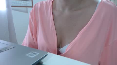 Victoria online show from November 10, 2025, 12:15 pm