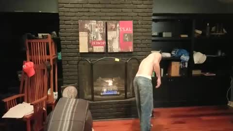 Snapshot of girthwayne chatting on December 25, 2024, 10:05 pm croyal09 online show from December 25, 2024, 10:05 pm