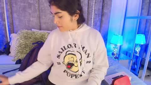 Snapshot of giselamaru chatting on April 1, 2026, 11:00 am online show from April 1, 2026, 11:00 am