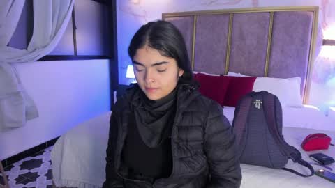 Snapshot of giselamaru chatting on April 7, 2026, 7:20 am online show from April 7, 2026, 7:20 am