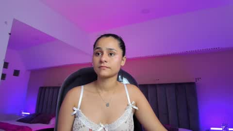 GISELLE ROLDAN online show from April 6, 2026, 11:55 am