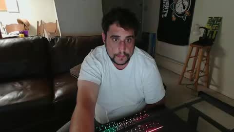 Snapshot of gitmehard008 chatting on November 3, 2025, 4:25 am gitmehard008 online show from November 3, 2025, 4:25 am