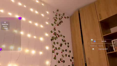 Snapshot of giuliacash chatting on December 4, 2025, 1:53 pm GiuliaCash online show from December 4, 2025, 1:53 pm