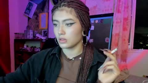 Snapshot of giulietta_mon chatting on December 17, 2024, 3:39 am Giulietta online show from December 17, 2024, 3:39 am