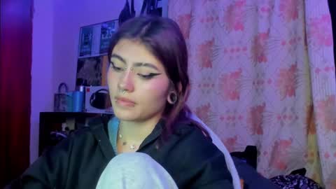 Snapshot of giulietta_mon chatting on January 29, 2025, 2:19 am Giulietta online show from January 29, 2025, 2:19 am