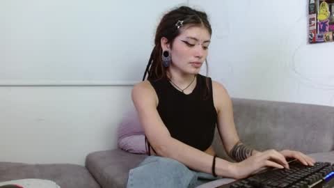 Giulietta online show from May 28, 2026, 4:21 am