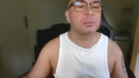 Snapshot of giulio203 chatting on September 27, 2025, 8:30 am giulio203 online show from September 27, 2025, 8:30 am