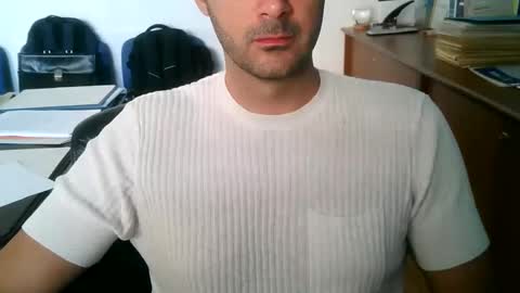 Snapshot of giuseppevai1 chatting on September 21, 2025, 9:00 am giuseppevai1 online show from September 21, 2025, 9:00 am