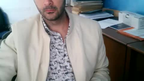 giuseppevai1 online show from April 30, 2026, 9:37 am