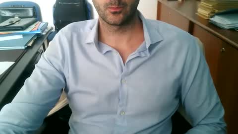 giuseppevai1 online show from May 6, 2026, 9:58 am