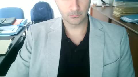 giuseppevai1 online show from May 19, 2026, 8:42 am