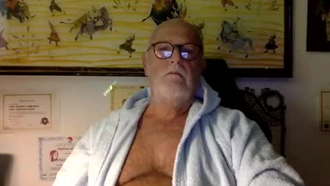 Snapshot of giutomma930394 chatting on October 22, 2025, 8:25 am giutomma930394 online show from October 22, 2025, 8:25 am