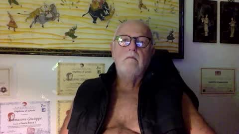 Snapshot of giutomma930394 chatting on December 4, 2025, 1:53 pm giutomma930394 online show from December 4, 2025, 1:53 pm