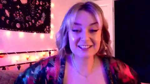 Snapshot of givemesweetdreams chatting on October 26, 2025, 4:35 pm givemesweetdreams online show from October 26, 2025, 4:35 pm