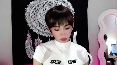 givemethrillx online show from February 3, 2025, 4:04 am