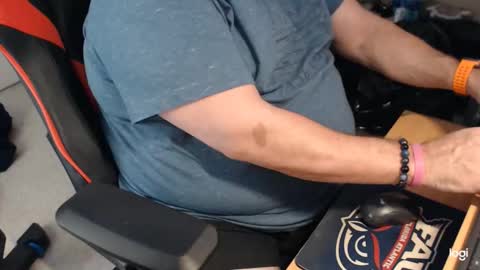 Snapshot of gizmo706 chatting on December 5, 2025, 4:36 pm gizmo706 online show from December 5, 2025, 4:36 pm