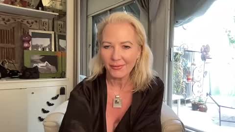 Gl1tter Barbie online show from October 12, 2025, 8:02 am