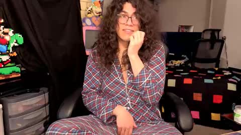 glaceon9 online show from November 14, 2025, 3:16 am