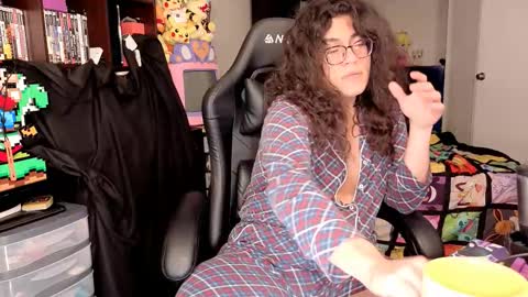 Snapshot of glaceon9 chatting on February 11, 2026, 5:56 am glaceon9 online show from February 11, 2026, 5:56 am